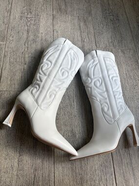 Steve Madden Holster Women’s White Pointed-Toe Western Stiletto Boots